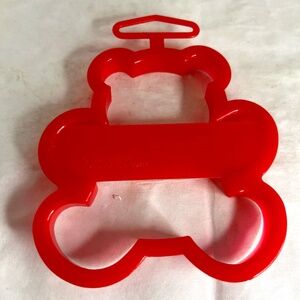 Wilton Plastic Cookie Cutter Teddy Bear Red Christmas Cookie Cutter